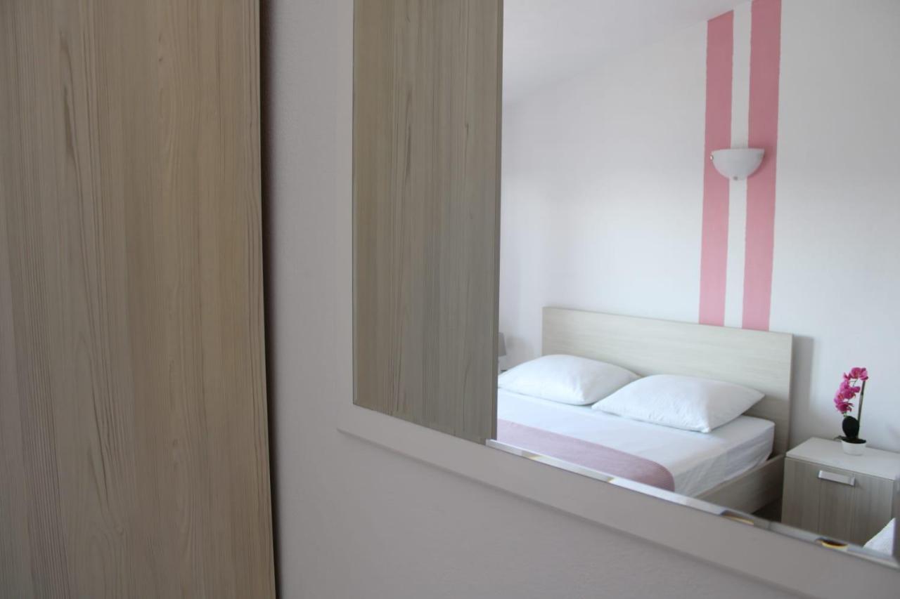 Apartments Renata Donji Seget Kültér fotó